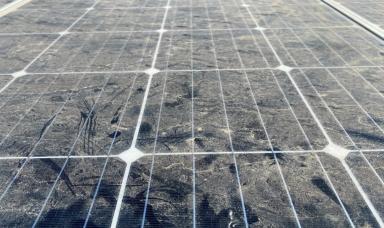 Améliorer l'Efficacité des Installations Solaires Photovoltaïques grâce à un Nettoyage Régulier des Panneaux